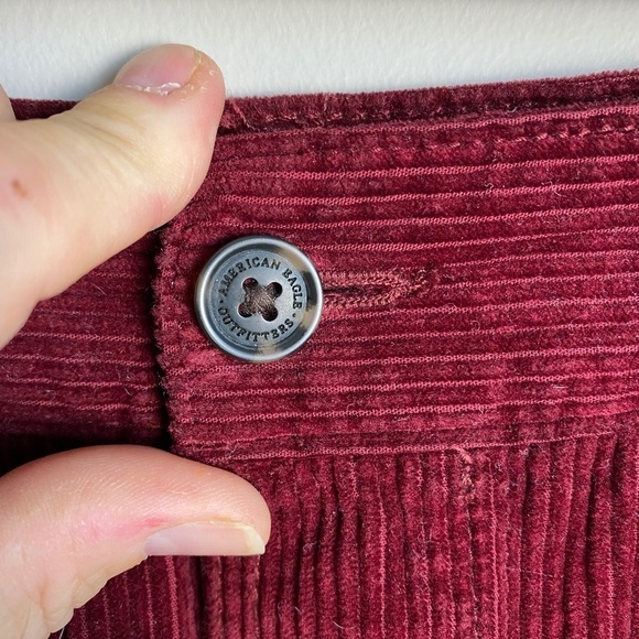 American Eagle Burgundy/Wine Women's Corduroy Button Up Front Mini Skirt Size 0 - Picture 4 of 15